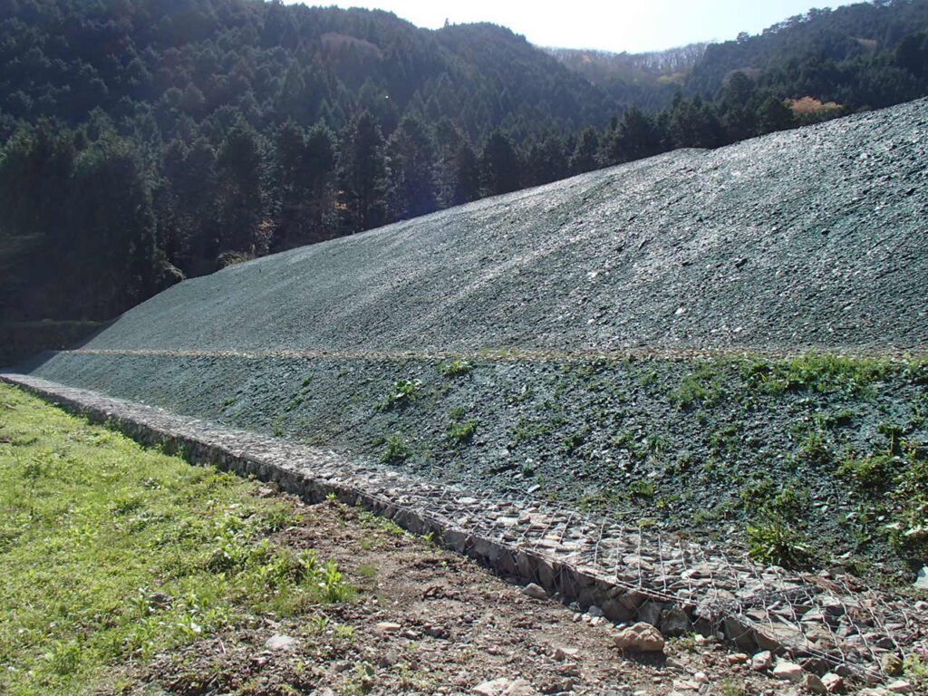 日本緑研株式会社、植生工